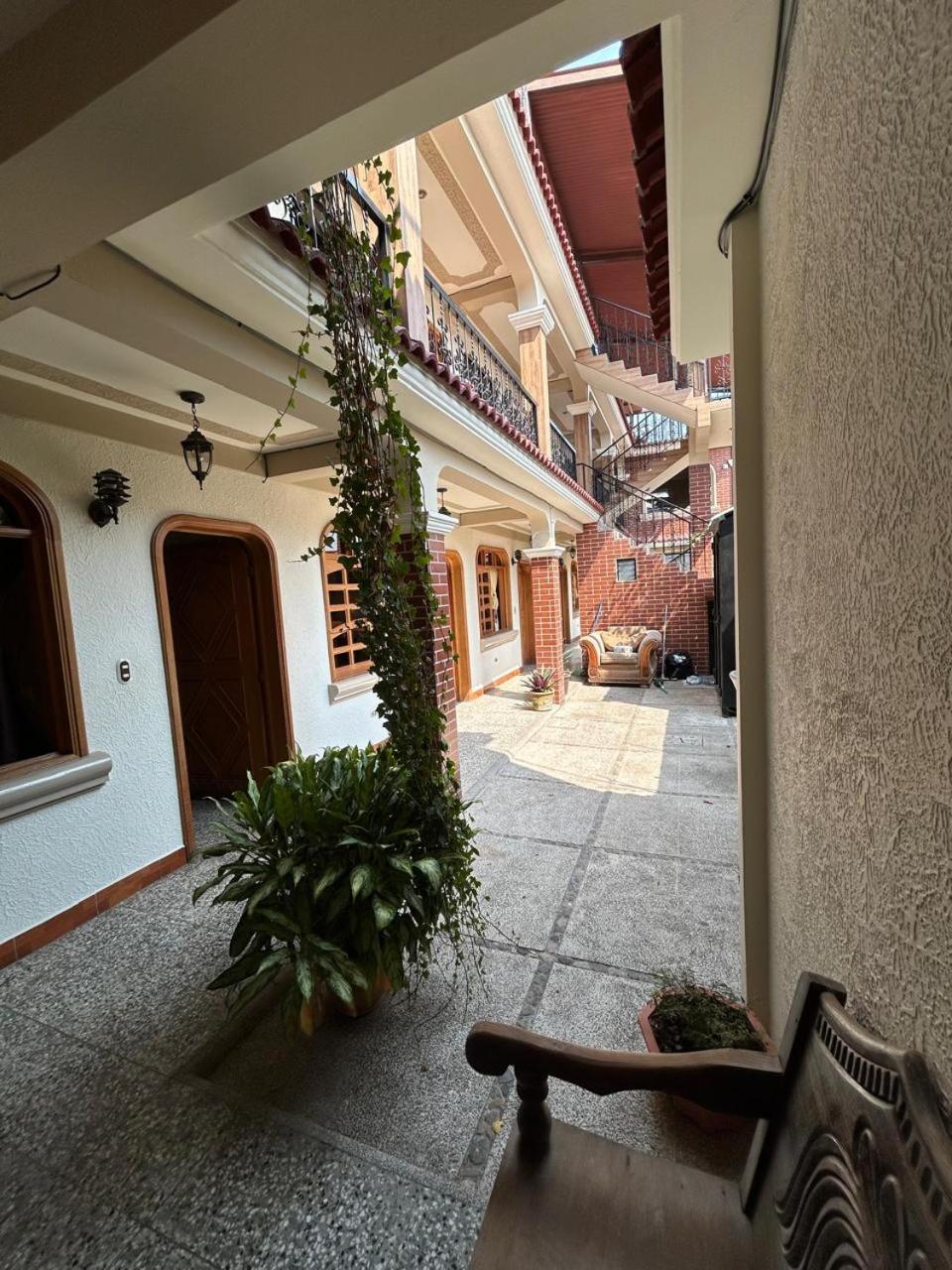 Posada Don Miguel Panajachel Esterno foto