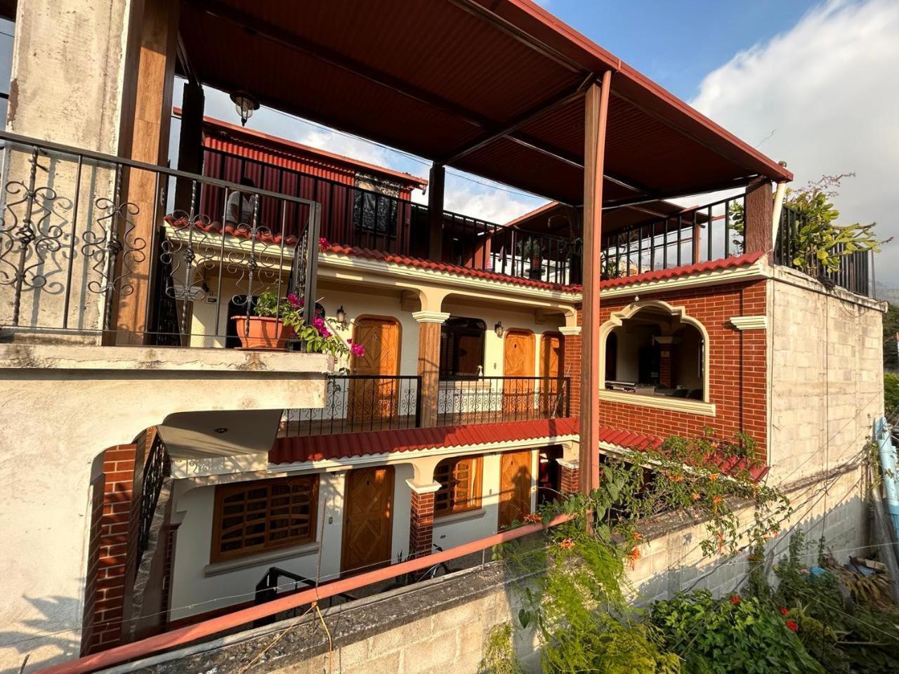 Posada Don Miguel Panajachel Esterno foto