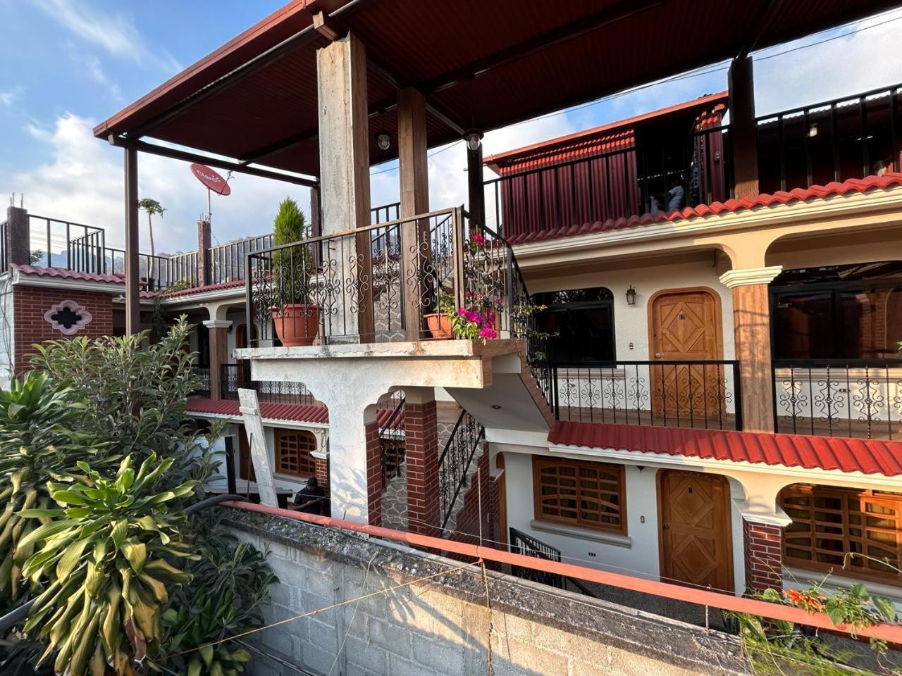 Posada Don Miguel Panajachel Esterno foto