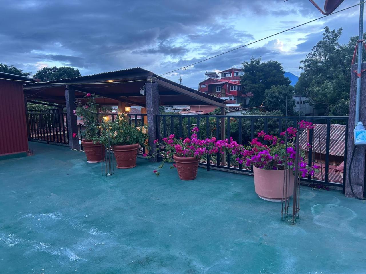 Posada Don Miguel Panajachel Esterno foto