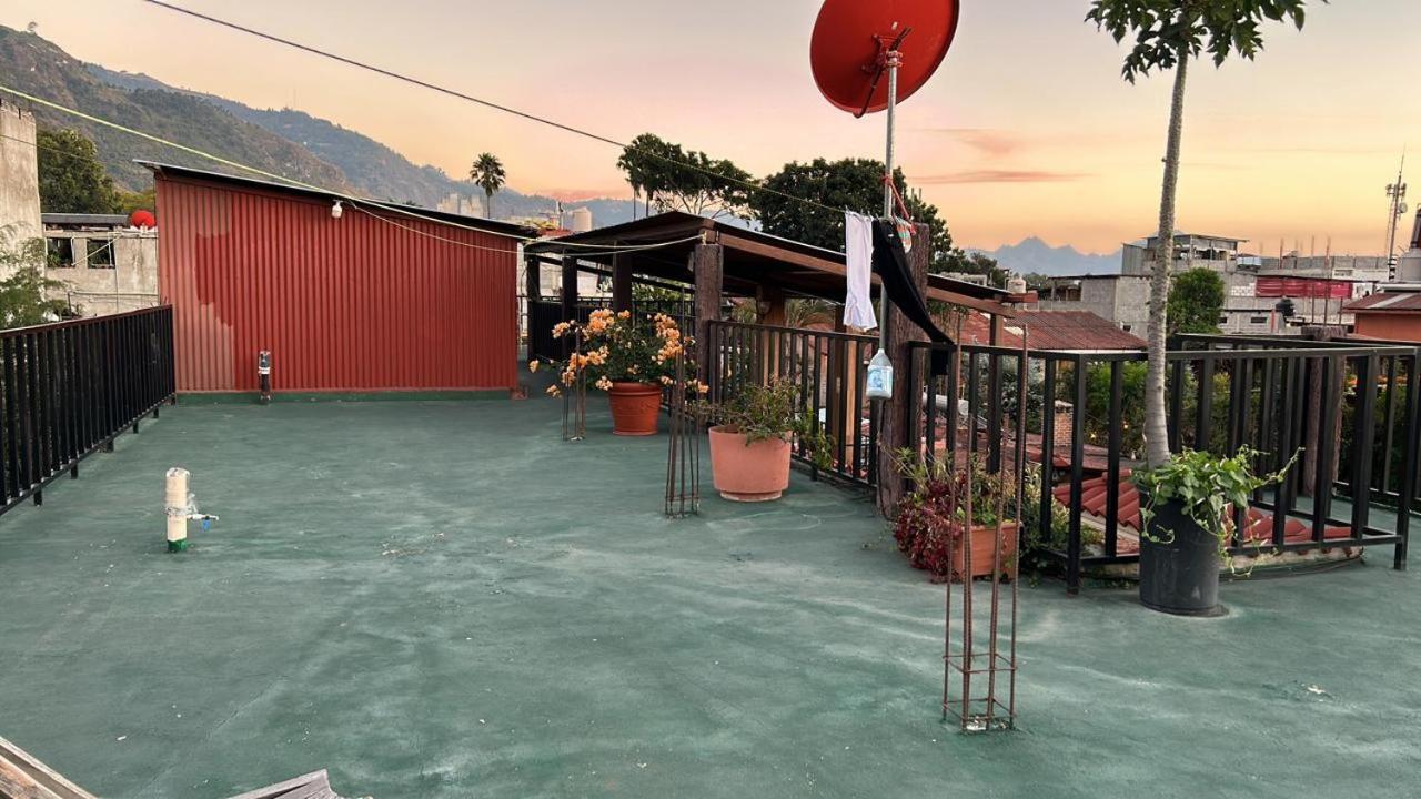 Posada Don Miguel Panajachel Esterno foto